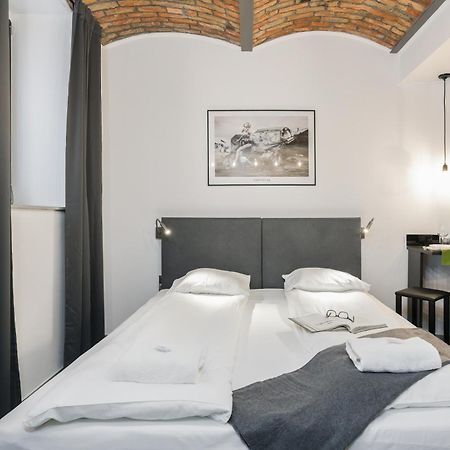 Level -1 Loft Apartments City Center By Renters Posen Exterior foto